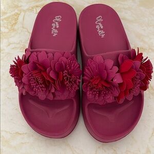 Olivia Miller Women's Pink Floral Slide Sandals